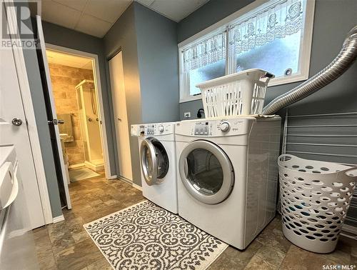 362 35Th Street, Battleford, SK - Indoor Photo Showing Laundry Room