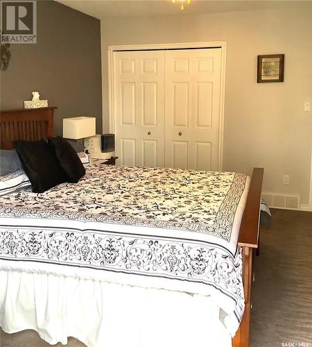 362 35Th Street, Battleford, SK - Indoor Photo Showing Bedroom