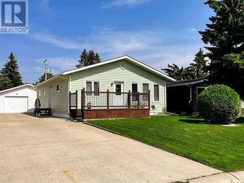 307 6Th Avenue E, Nipawin, SK - Outdoor With Deck Patio Veranda