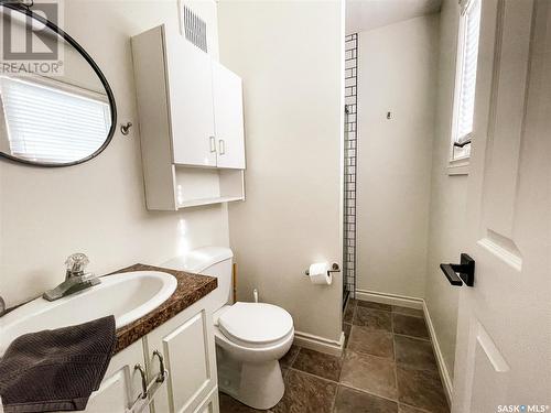 307 6Th Avenue E, Nipawin, SK - Indoor Photo Showing Bathroom