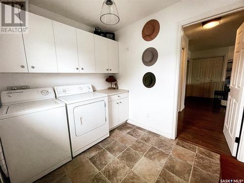 307 6Th Avenue E, Nipawin, SK - Indoor Photo Showing Laundry Room