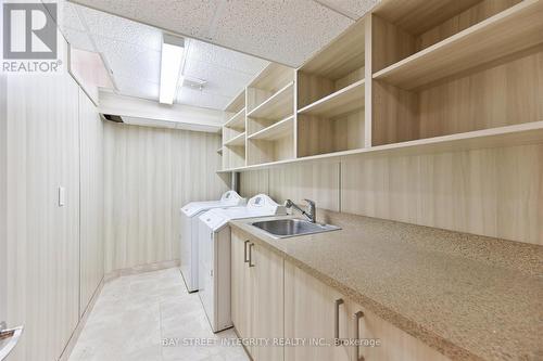 33 Ramsgate Court, Markham, ON - Indoor Photo Showing Laundry Room