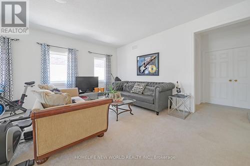 3 John Weddell Avenue, East Gwillimbury, ON - Indoor Photo Showing Living Room