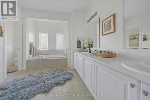 3 John Weddell Avenue, East Gwillimbury, ON - Indoor Photo Showing Bathroom