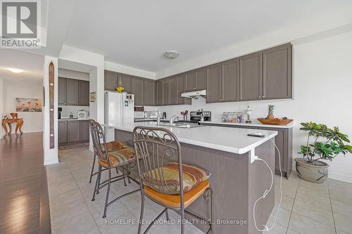 3 John Weddell Avenue, East Gwillimbury, ON - Indoor Photo Showing Kitchen