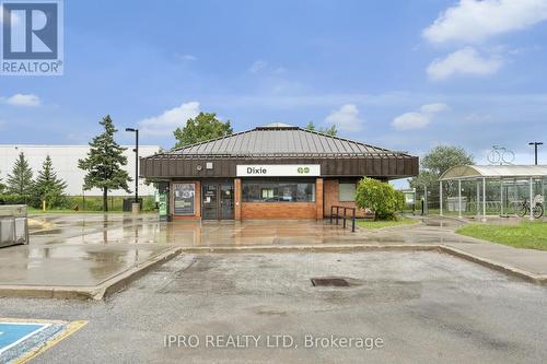 607 - 3025 Queen Frederica Drive, Mississauga (Applewood), ON - Outdoor