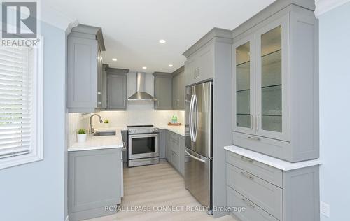 103 Gore Drive, Barrie (Ardagh), ON - Indoor Photo Showing Kitchen With Upgraded Kitchen