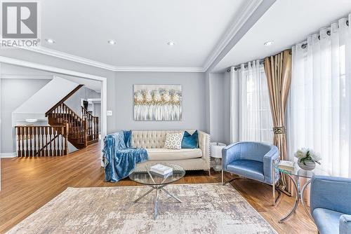 88 River Ridge Boulevard, Aurora (Bayview Northeast), ON - Indoor Photo Showing Living Room