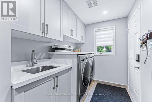 88 River Ridge Boulevard, Aurora (Bayview Northeast), ON - Indoor Photo Showing Laundry Room