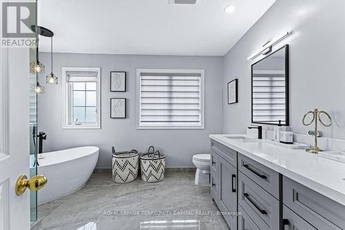 88 River Ridge Boulevard, Aurora (Bayview Northeast), ON - Indoor Photo Showing Bathroom