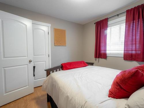 1037 Raven Cres, Kamloops, BC - Indoor Photo Showing Bedroom