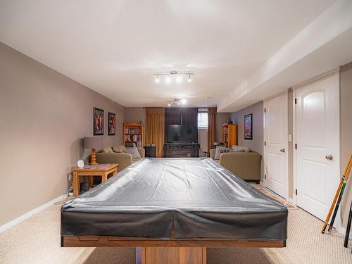 1037 Raven Cres, Kamloops, BC - Indoor Photo Showing Bedroom