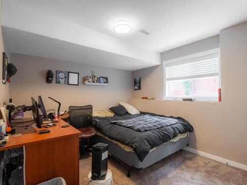 1037 Raven Cres, Kamloops, BC - Indoor Photo Showing Bedroom