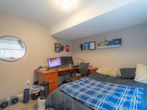 1037 Raven Cres, Kamloops, BC - Indoor Photo Showing Bedroom