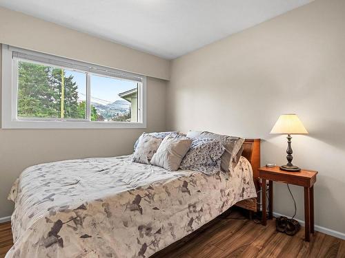 1528 Wedgewood Cres, Kamloops, BC - Indoor Photo Showing Bedroom