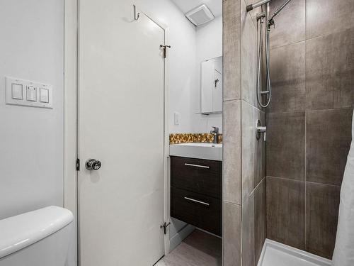 1528 Wedgewood Cres, Kamloops, BC - Indoor Photo Showing Bathroom