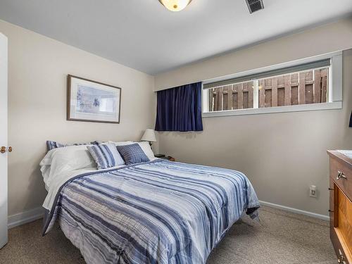 1528 Wedgewood Cres, Kamloops, BC - Indoor Photo Showing Bedroom