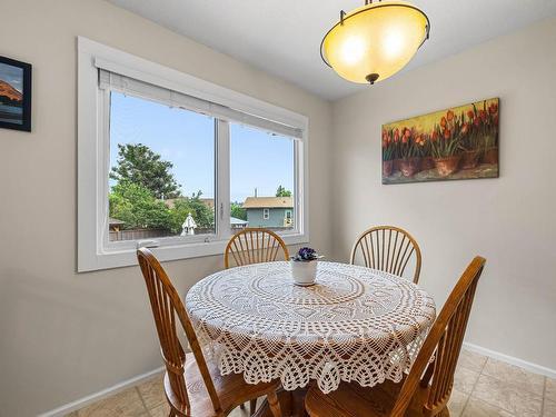 1528 Wedgewood Cres, Kamloops, BC - Indoor Photo Showing Dining Room