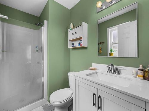 2960 Mclean Place, Merritt, BC - Indoor Photo Showing Bathroom