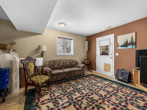 2960 Mclean Place, Merritt, BC - Indoor Photo Showing Living Room With Fireplace