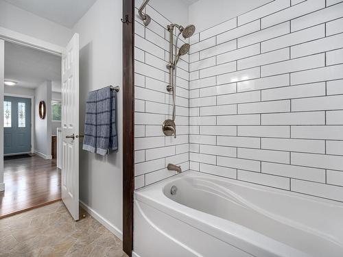 1240 Semlin Drive, Ashcroft, BC - Indoor Photo Showing Bathroom