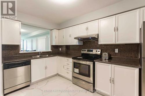 1008 - 4727 Sheppard Avenue, Toronto (Agincourt South-Malvern West), ON - Indoor Photo Showing Kitchen With Stainless Steel Kitchen With Double Sink