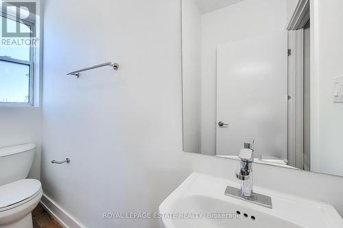 5 - 1052 Barton Street E, Hamilton (Crown Point), ON - Indoor Photo Showing Bathroom