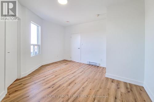 5 - 1052 Barton Street E, Hamilton (Crown Point), ON - Indoor Photo Showing Other Room