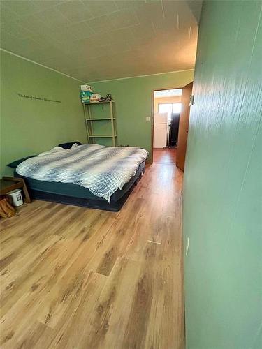 166055 31N Road, Reston, MB - Indoor Photo Showing Bedroom