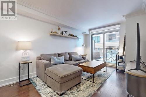 225 - 650 Sheppard Avenue E, Toronto (Bayview Village), ON - Indoor Photo Showing Living Room