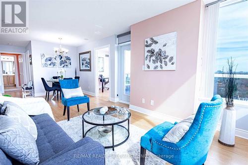 1312 - 15 Greenview Avenue, Toronto, ON - Indoor Photo Showing Living Room