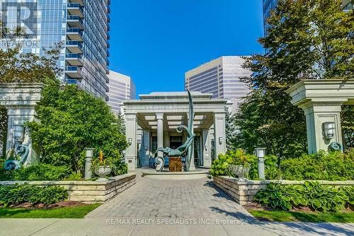 1312 - 15 Greenview Avenue, Toronto, ON - Outdoor