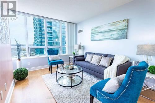 1312 - 15 Greenview Avenue, Toronto, ON - Indoor Photo Showing Living Room