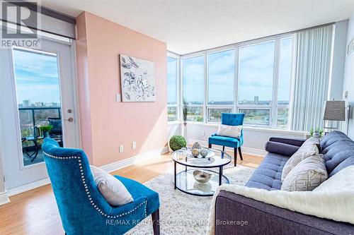 1312 - 15 Greenview Avenue, Toronto, ON - Indoor Photo Showing Living Room