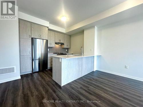 283 - 140 Honeycrisp Crescent, Vaughan, ON - Indoor Photo Showing Kitchen