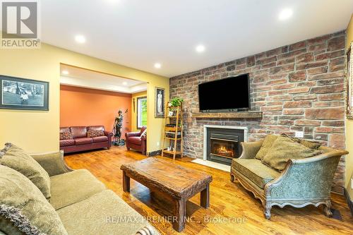 6808 Coolihans Side Road, Caledon, ON - Indoor Photo Showing Living Room With Fireplace