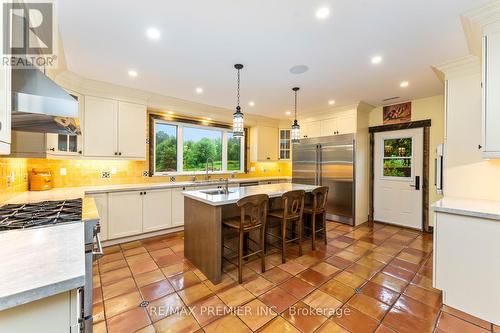 6808 Coolihans Side Road, Caledon, ON - Indoor Photo Showing Kitchen With Upgraded Kitchen