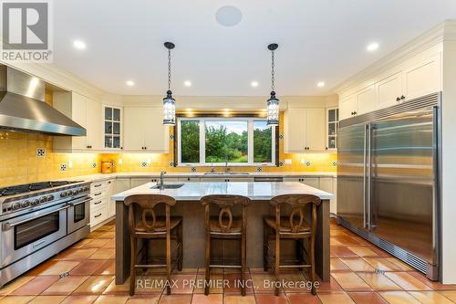 6808 Coolihans Side Road, Caledon, ON - Indoor Photo Showing Kitchen With Upgraded Kitchen