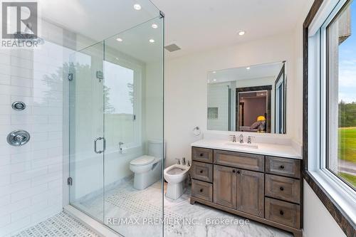 6808 Coolihans Side Road, Caledon, ON - Indoor Photo Showing Bathroom