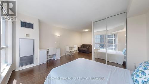 1002 - 7 Carlton Street, Toronto, ON - Indoor Photo Showing Bedroom