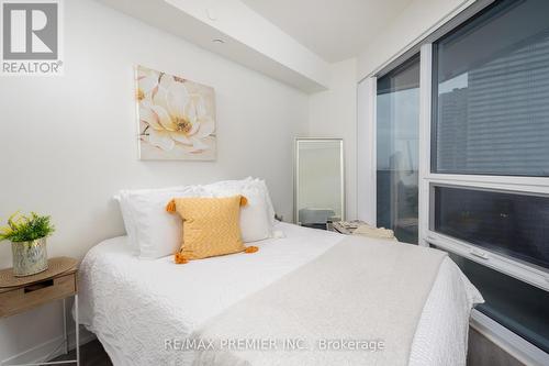 2608 - 55 Cooper Street, Toronto (Waterfront Communities), ON - Indoor Photo Showing Bedroom