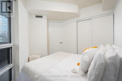 2608 - 55 Cooper Street, Toronto (Waterfront Communities), ON - Indoor Photo Showing Bedroom