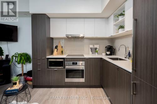 2608 - 55 Cooper Street, Toronto (Waterfront Communities), ON - Indoor Photo Showing Kitchen With Upgraded Kitchen