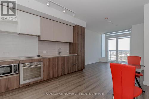 Ph 11 - 7890 Jane Street, Vaughan, ON - Indoor Photo Showing Kitchen