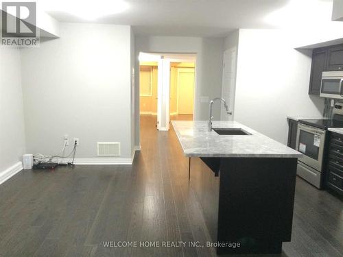 1 - 155 William Duncan Road, Toronto (Downsview-Roding-Cfb), ON - Indoor Photo Showing Kitchen With Upgraded Kitchen