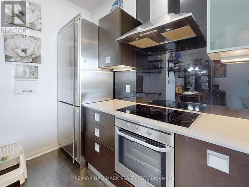 517 - 3391 Bloor Street W, Toronto (Islington-City Centre West), ON - Indoor Photo Showing Kitchen