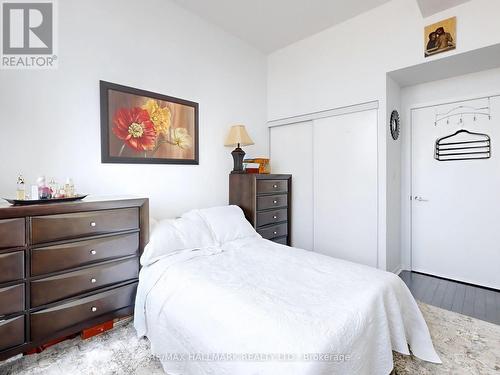 517 - 3391 Bloor Street W, Toronto (Islington-City Centre West), ON - Indoor Photo Showing Bedroom