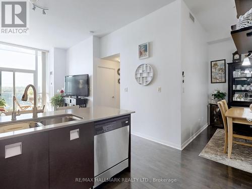 517 - 3391 Bloor Street W, Toronto (Islington-City Centre West), ON - Indoor Photo Showing Kitchen With Double Sink