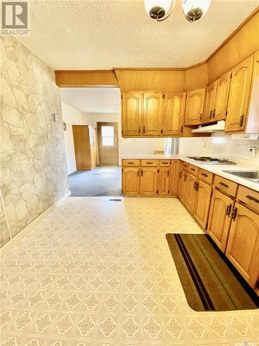 621 Herbert Street, Brownlee, SK - Indoor Photo Showing Kitchen