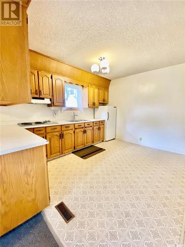 621 Herbert Street, Brownlee, SK - Indoor Photo Showing Kitchen